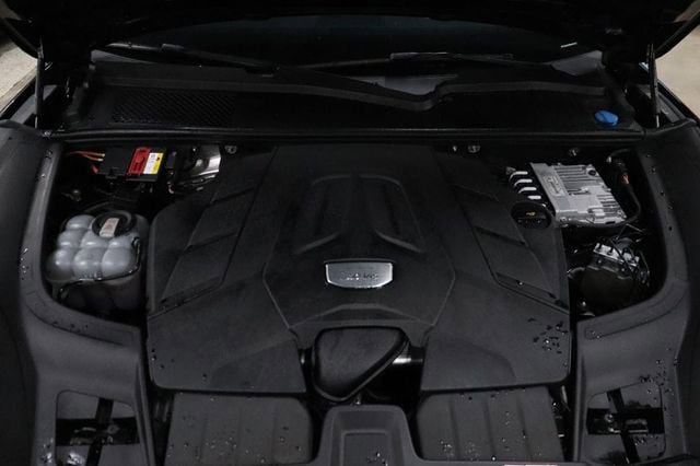 Used 2022 Porsche Cayenne Platinum Edition AWD/4WD image 26