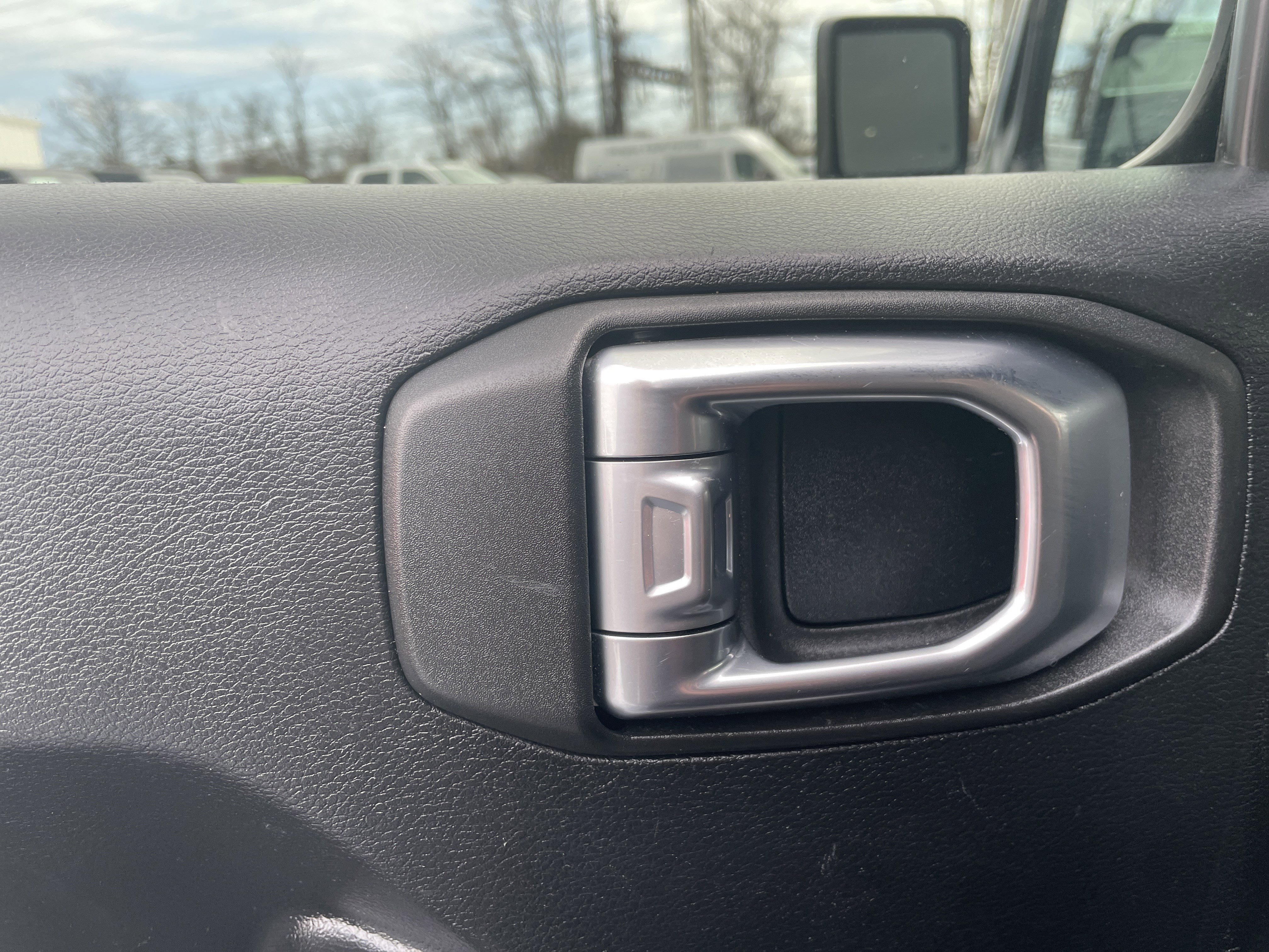 Used 2018 Jeep Wrangler Unlimited Sport S image 28