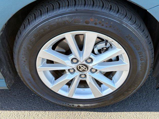 Used 2025 Toyota Camry LE FWD image 9