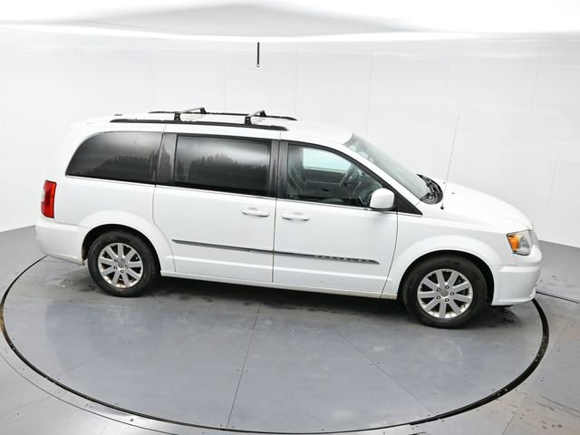 Used 2015 Chrysler Town & Country Touring image 24