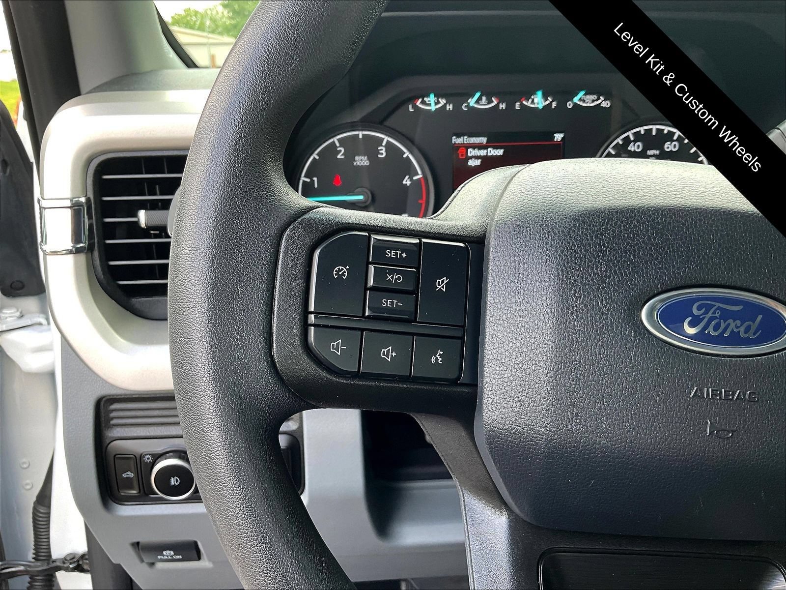 Used 2026 Ford F250 XLT AWD/4WD image 14