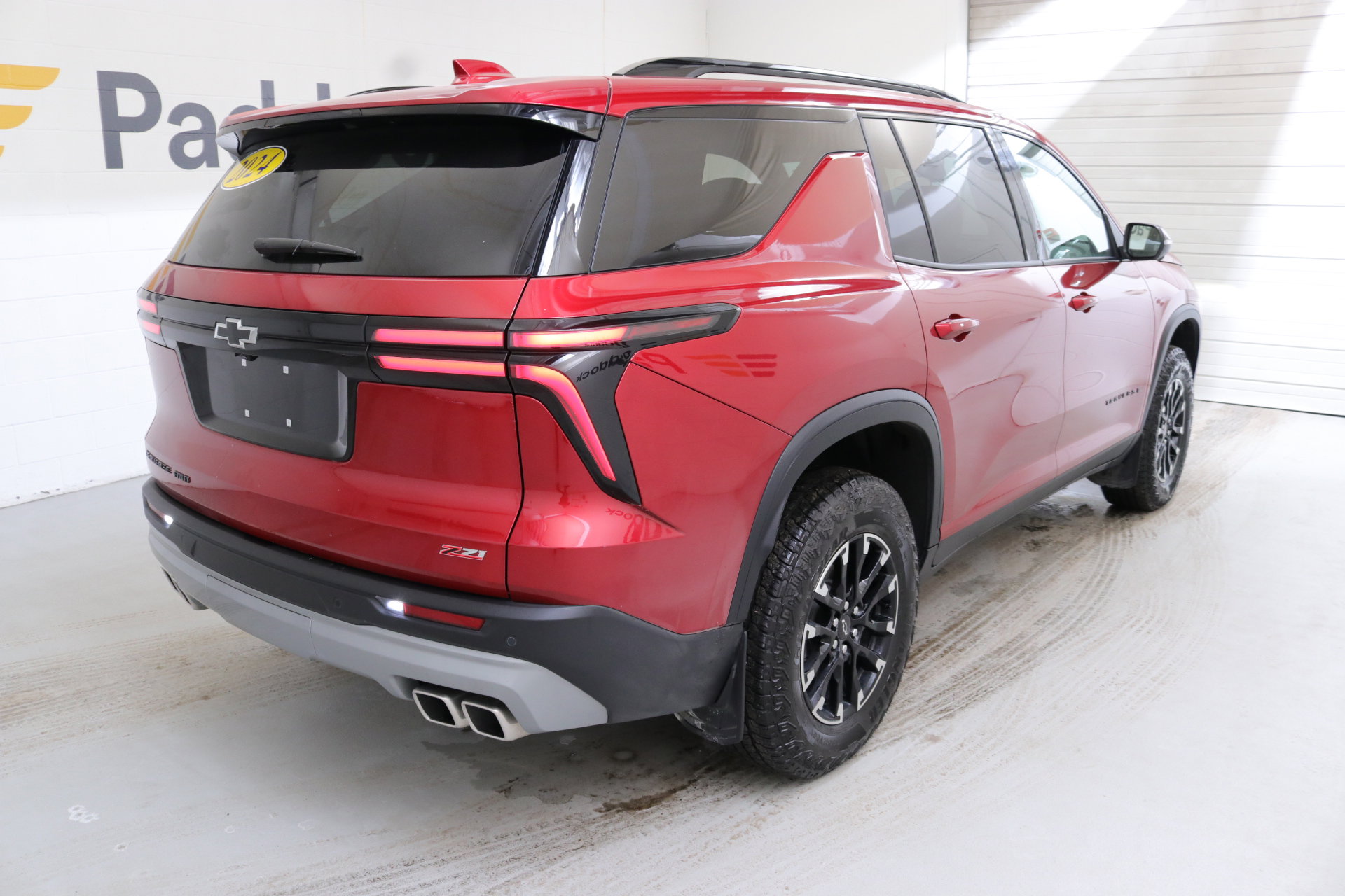 Used 2024 Chevrolet Traverse Z71 image 9