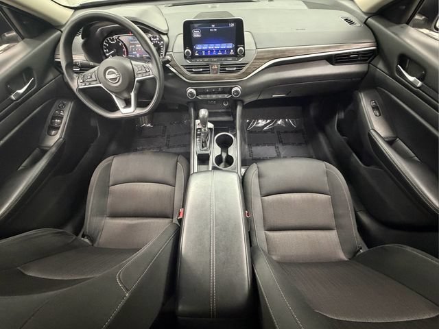 Used 2024 Nissan Altima 2.5 SV FWD image 18