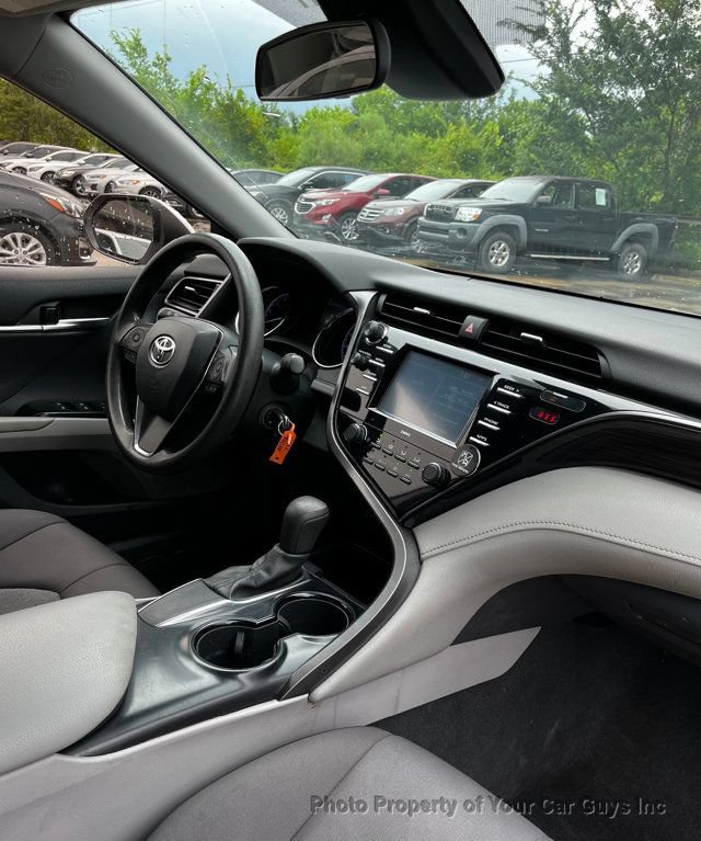 Used 2020 Toyota Camry LE FWD image 17