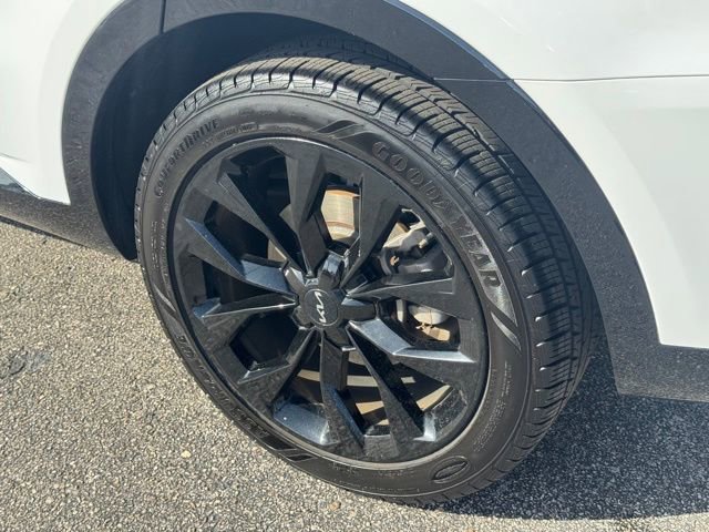 Certified 2023 Kia Sorento SX image 10