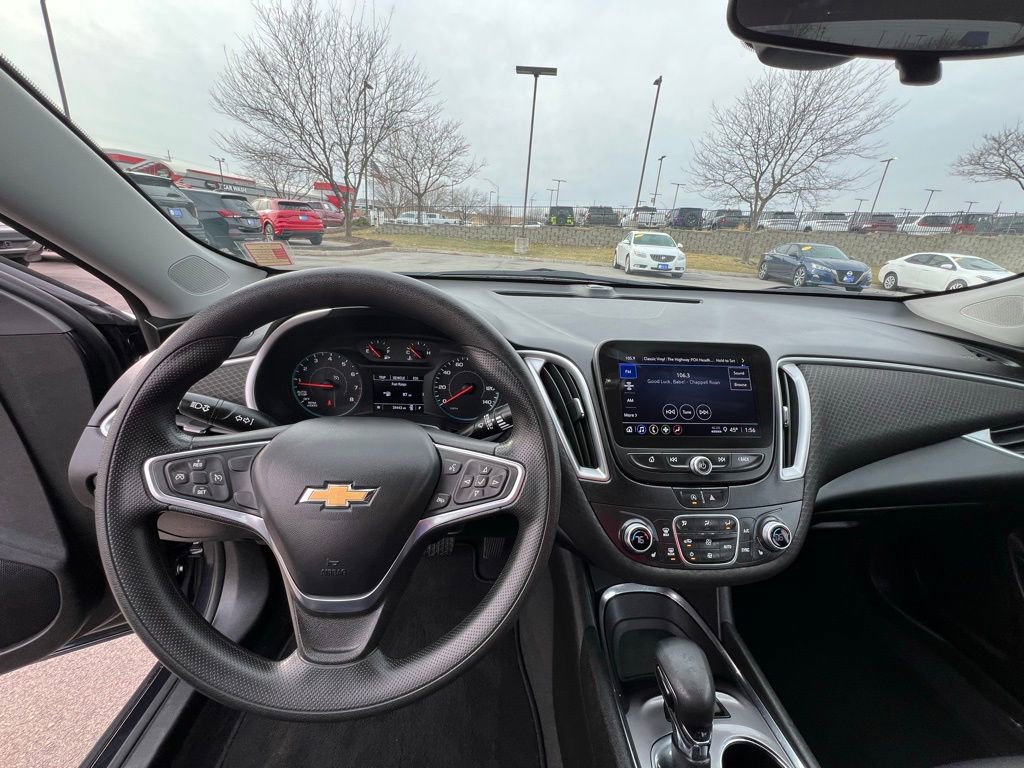 Used 2022 Chevrolet Malibu LT image 34