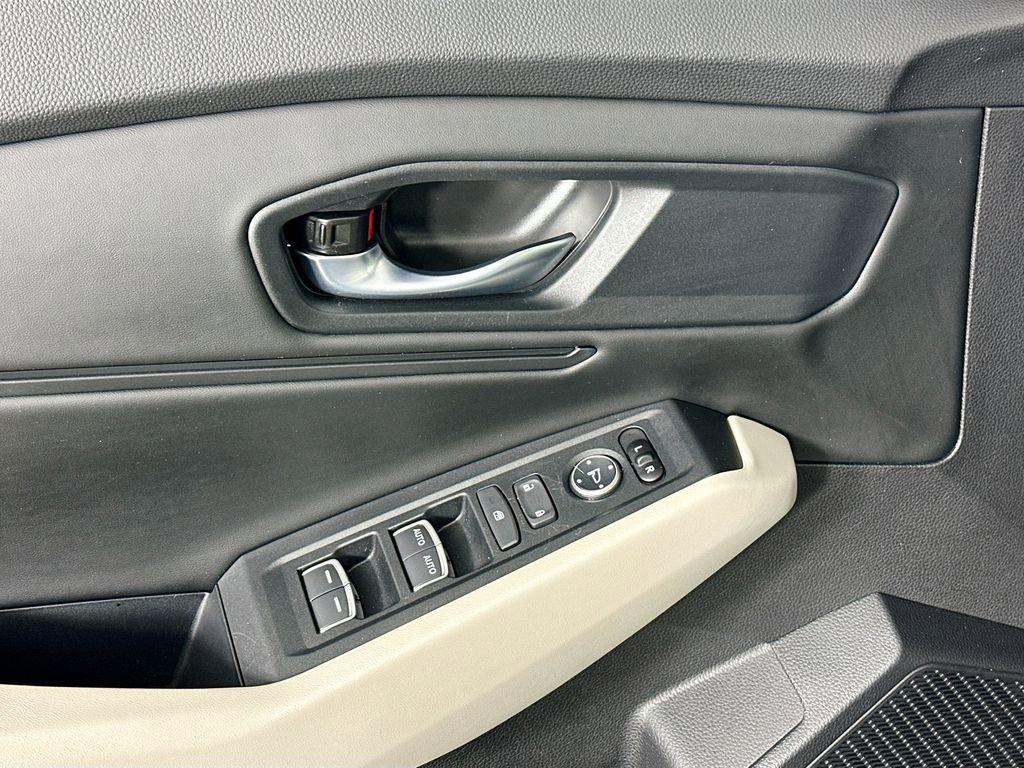 Used 2025 Honda Accord SE image 16