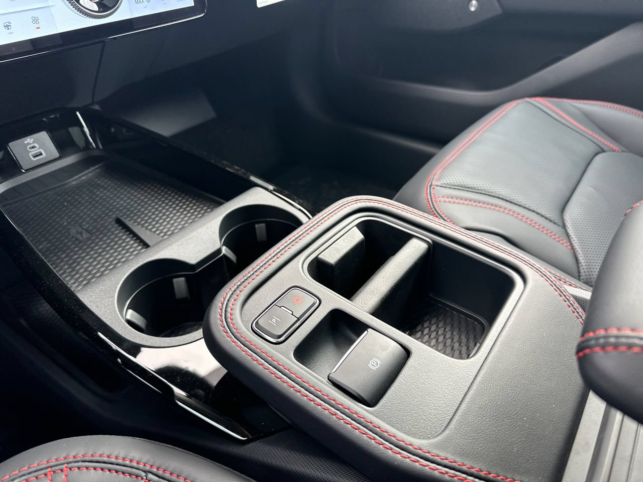 New 2025 Ford Mustang Mach-E Premium w/ Sport Appearance Package AWD/4WD image 31