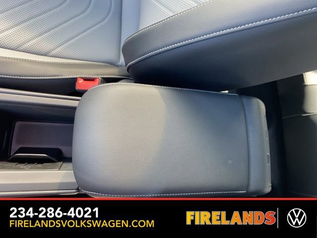 New 2025 Volkswagen Tiguan SE image 40