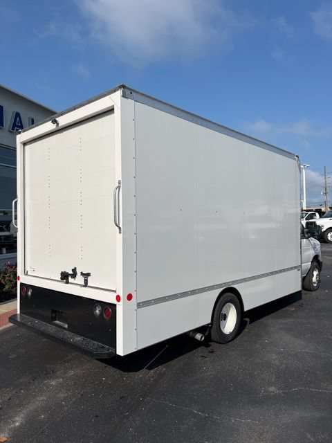 New 2025 Ford E-450 and Econoline 450 Super Duty w/ Driver's Safety Package RWD image 7
