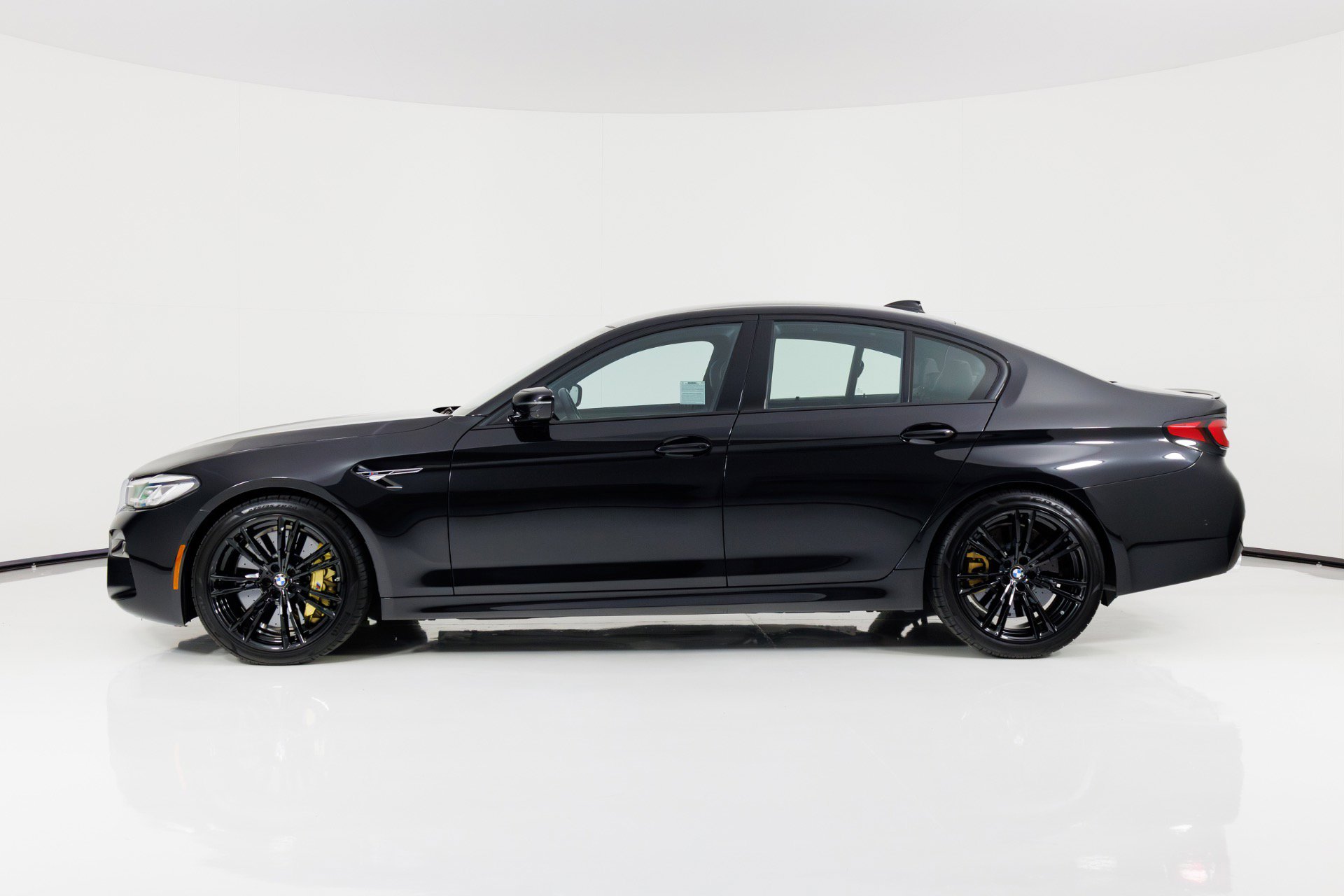 Used 2023 BMW M5 w/ Executive Package image 6