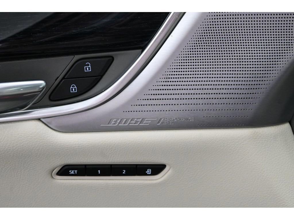 Used 2024 Cadillac XT6 Premium Luxury w/ Technology Package AWD/4WD image 33