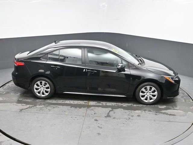 Used 2025 Toyota Corolla LE FWD image 16