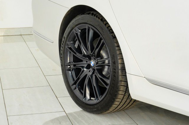 Used 2019 BMW 740i w/ Executive Package RWD image 61