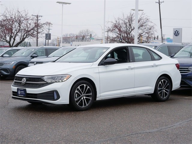 Certified 2024 Volkswagen Jetta Sport image 3