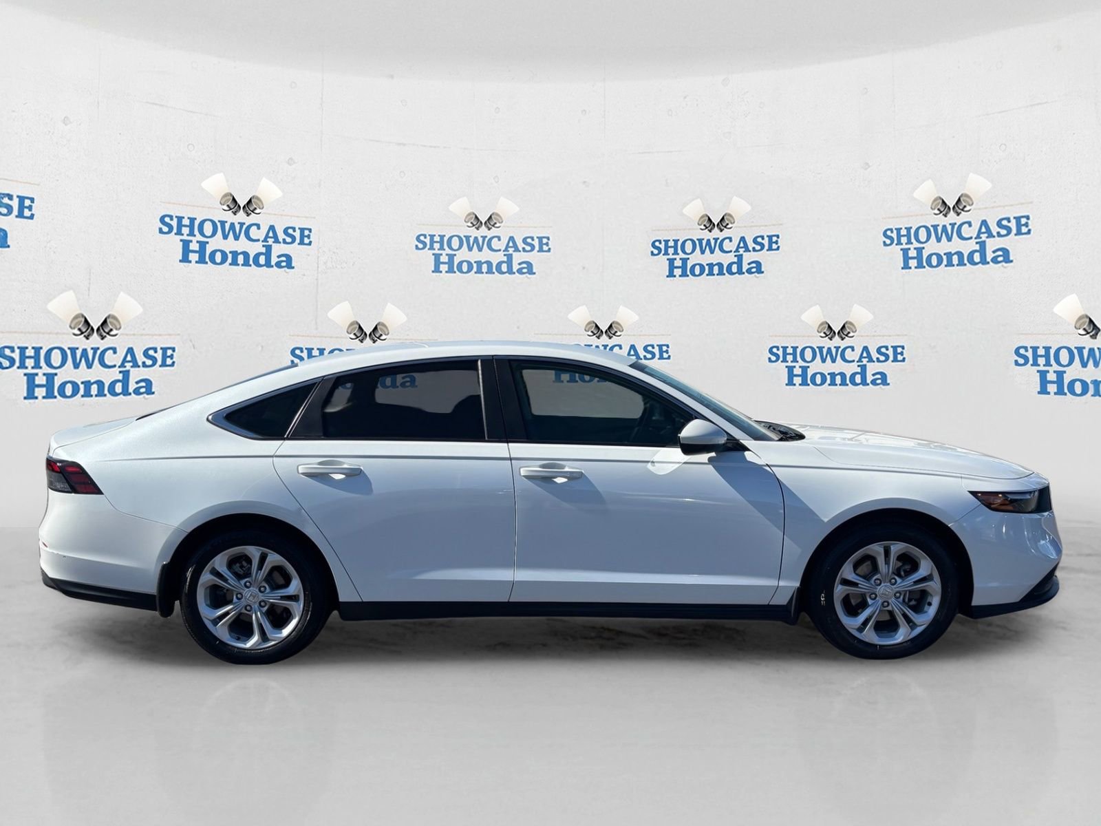 Certified 2023 Honda Accord LX image 9