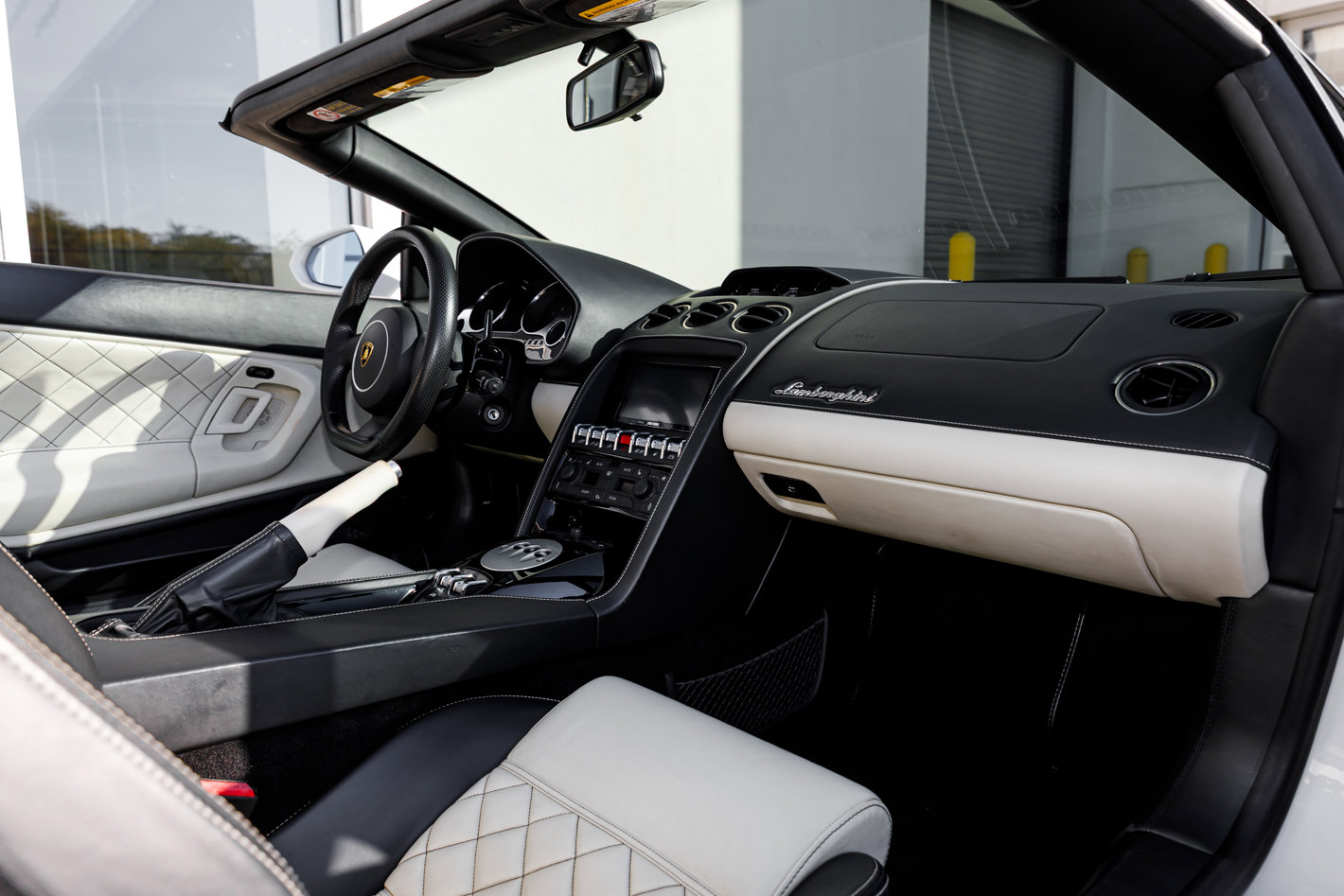 Used 2014 Lamborghini Gallardo LP 550-2 image 35