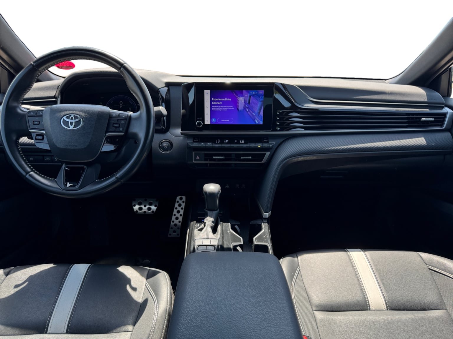 Used 2025 Toyota Camry SE FWD image 12