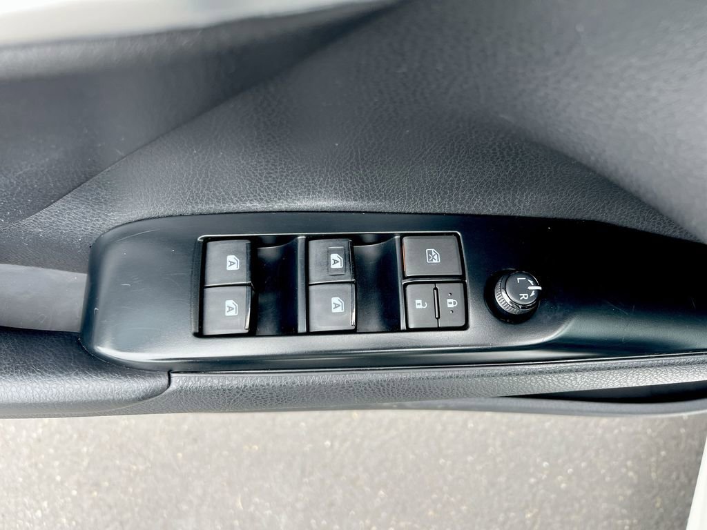 Used 2019 Toyota Camry SE w/ Carpet Mat Package image 19