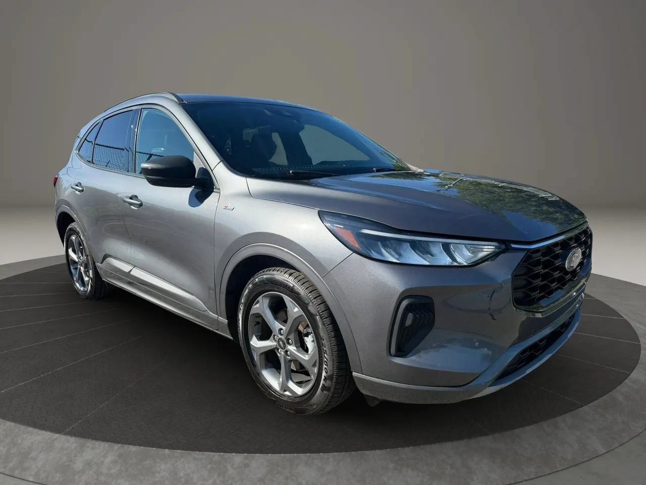 Used 2024 Ford Escape ST-Line w/ Equipment Group 301A FWD image 3