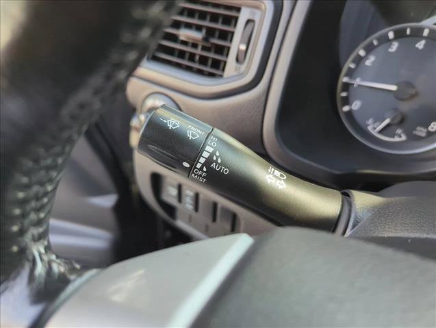 Used 2024 Nissan Titan SV w/ SV Convenience Package RWD image 19