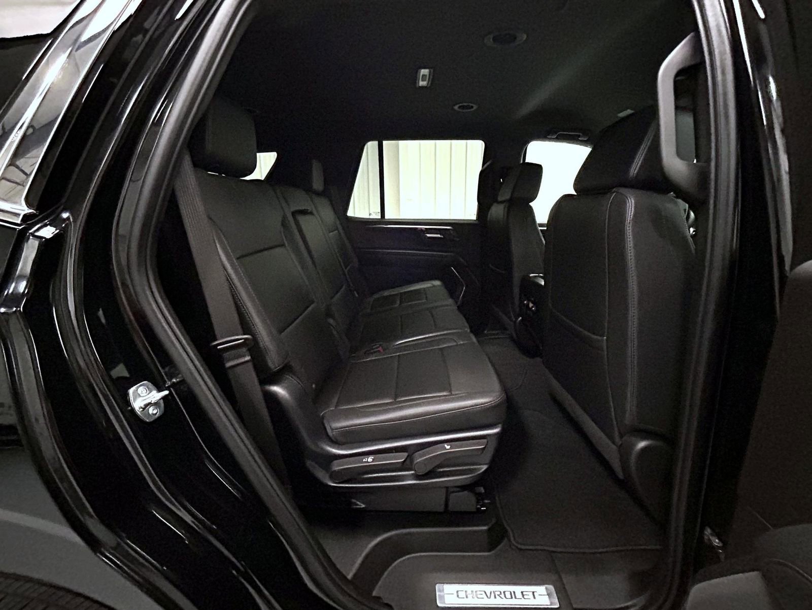 Used 2025 Chevrolet Tahoe LT AWD/4WD image 18
