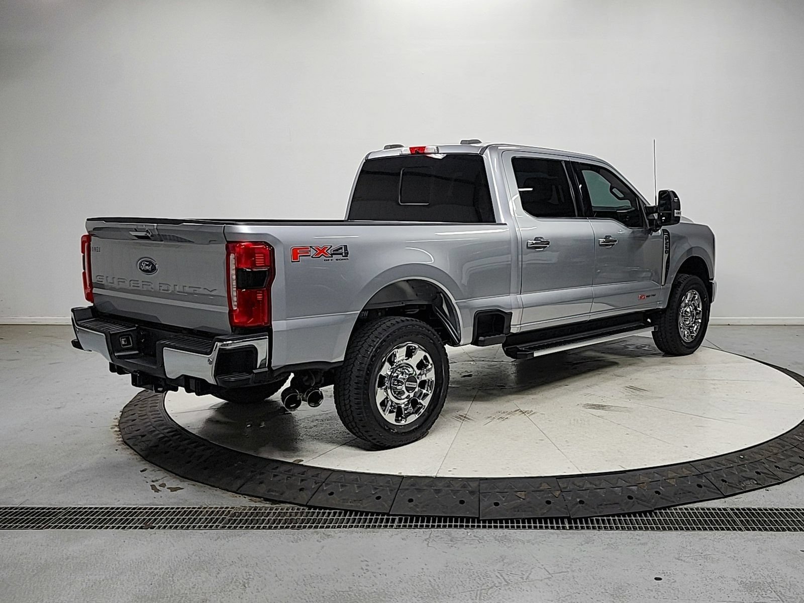 Used 2023 Ford F250 Lariat w/ Chrome Package AWD/4WD image 8