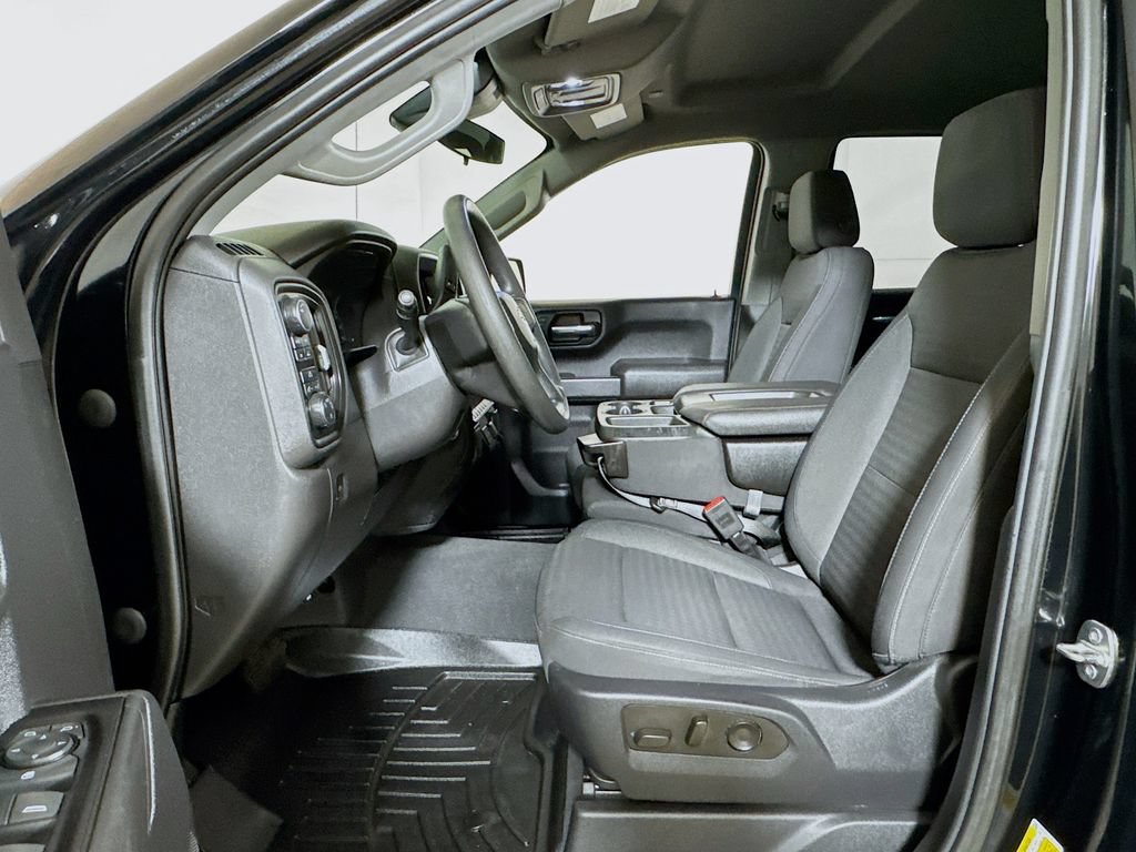 Certified 2023 Chevrolet Silverado 1500 Custom AWD/4WD image 17