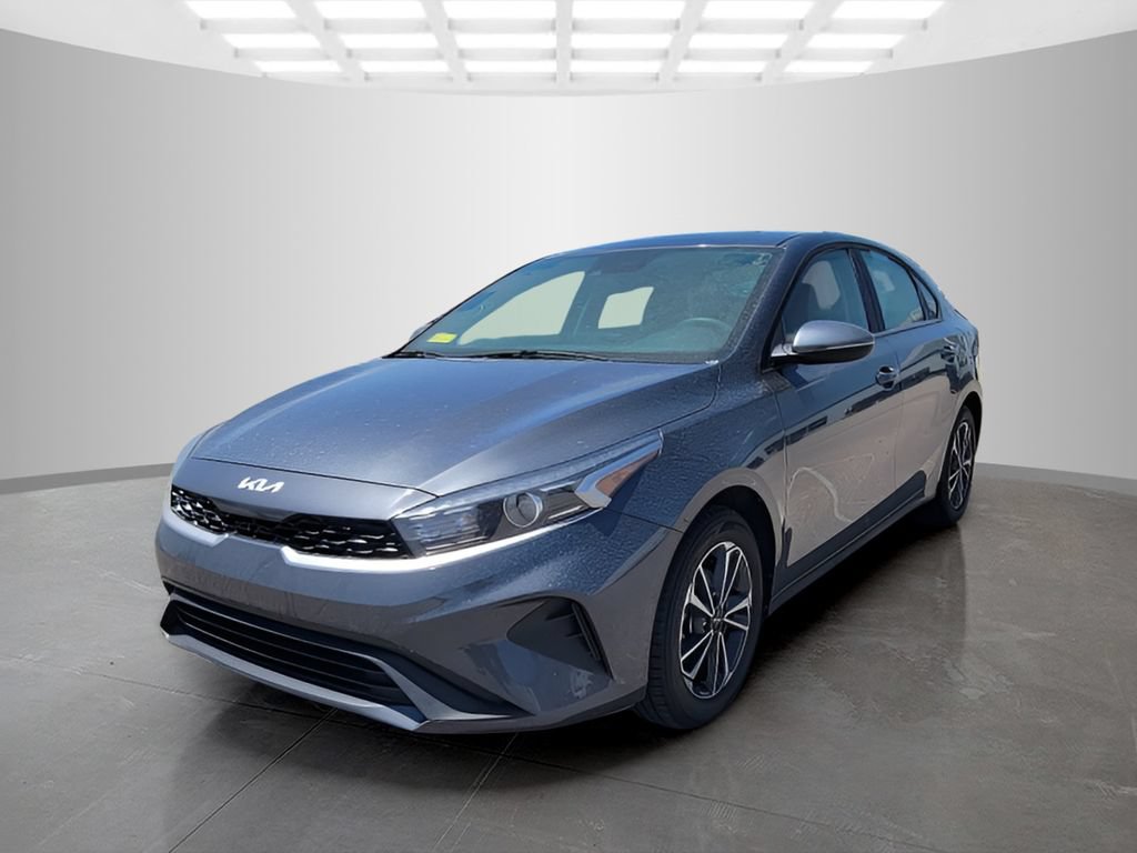 Used 2024 Kia Forte LXS w/ LXS Technology Package FWD image 3