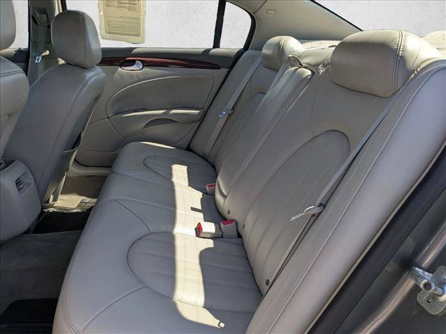 Used 2007 Buick Lucerne CXL w/ Luxury Package FWD image 16