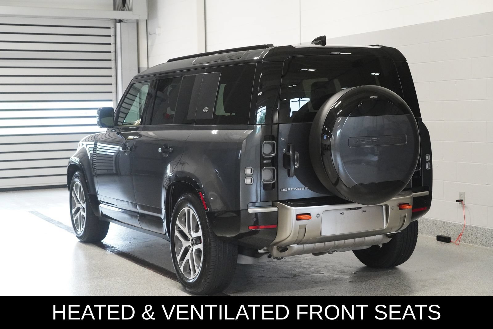 Used 2023 Land Rover Defender 110 X AWD/4WD image 4
