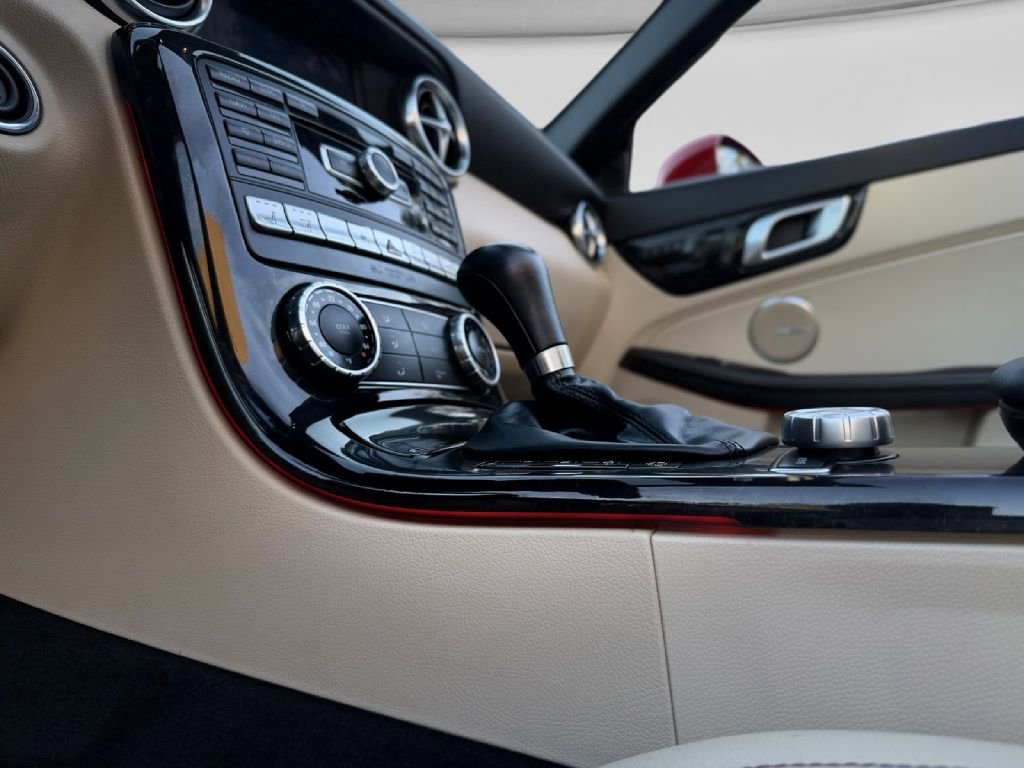 Used 2015 Mercedes-Benz SLK 350 image 29