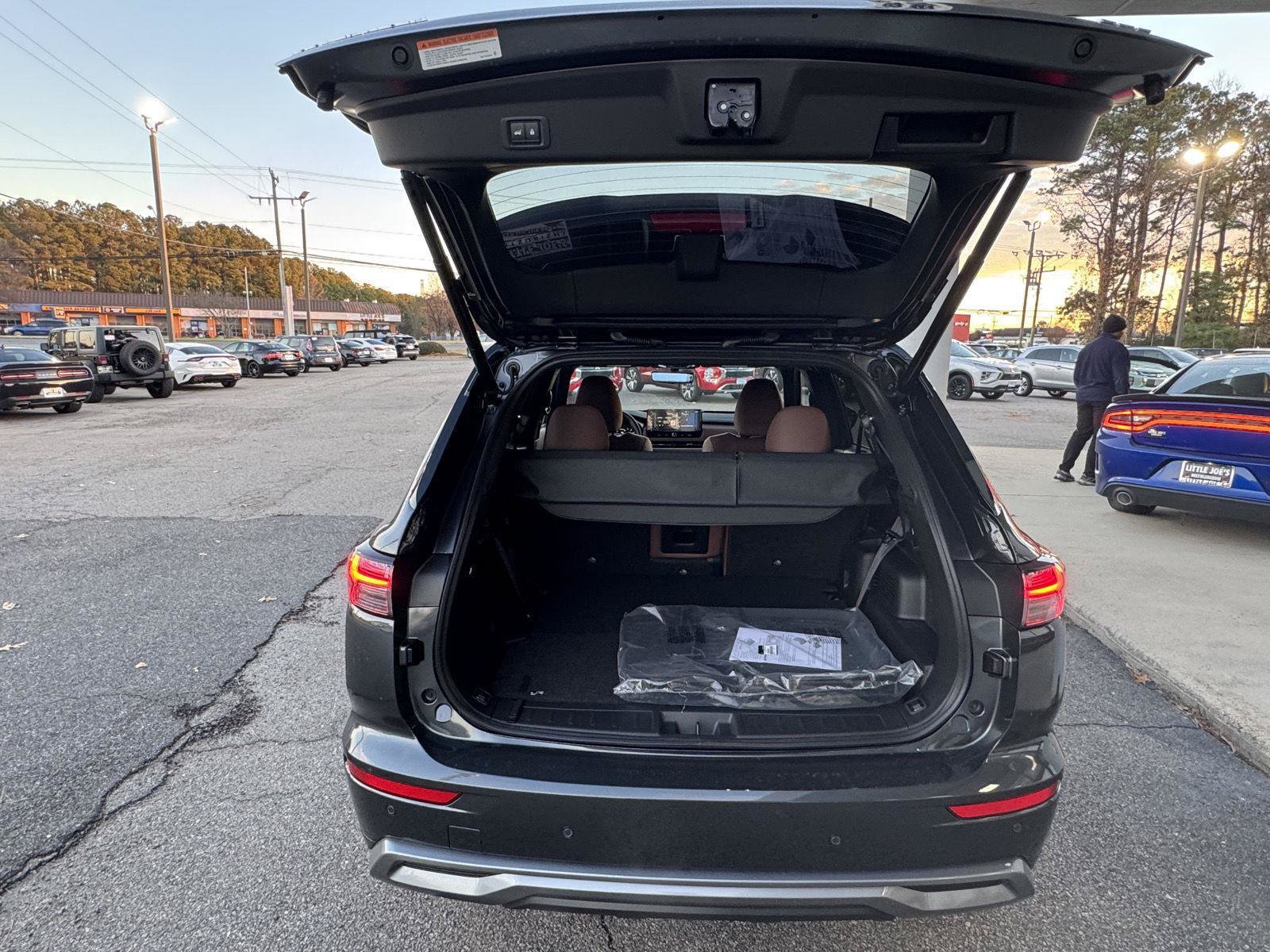 New 2026 Mitsubishi Outlander SEL FWD image 24
