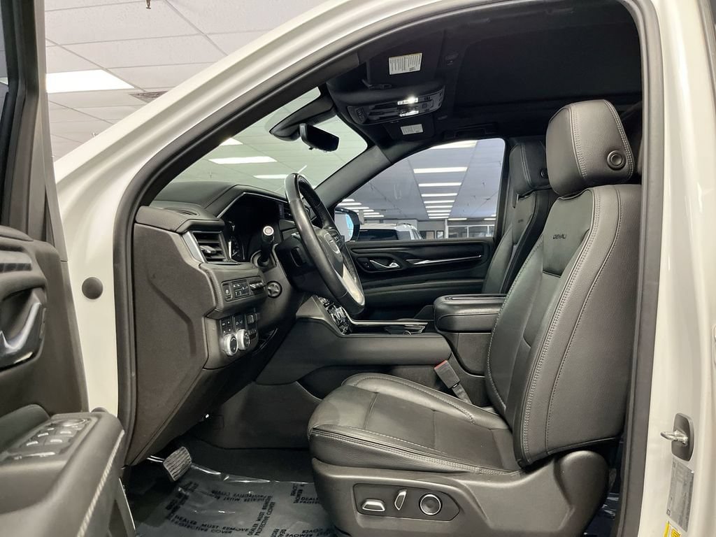 Used 2021 GMC Yukon XL Denali w/ Denali Ultimate Package AWD/4WD image 14
