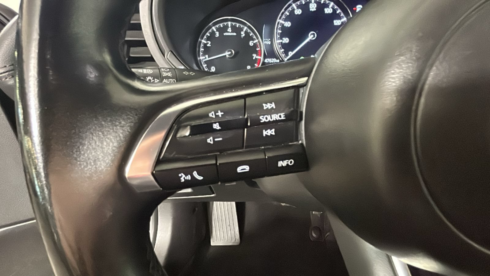 Used 2025 MAZDA MAZDA3 s Sport FWD image 18
