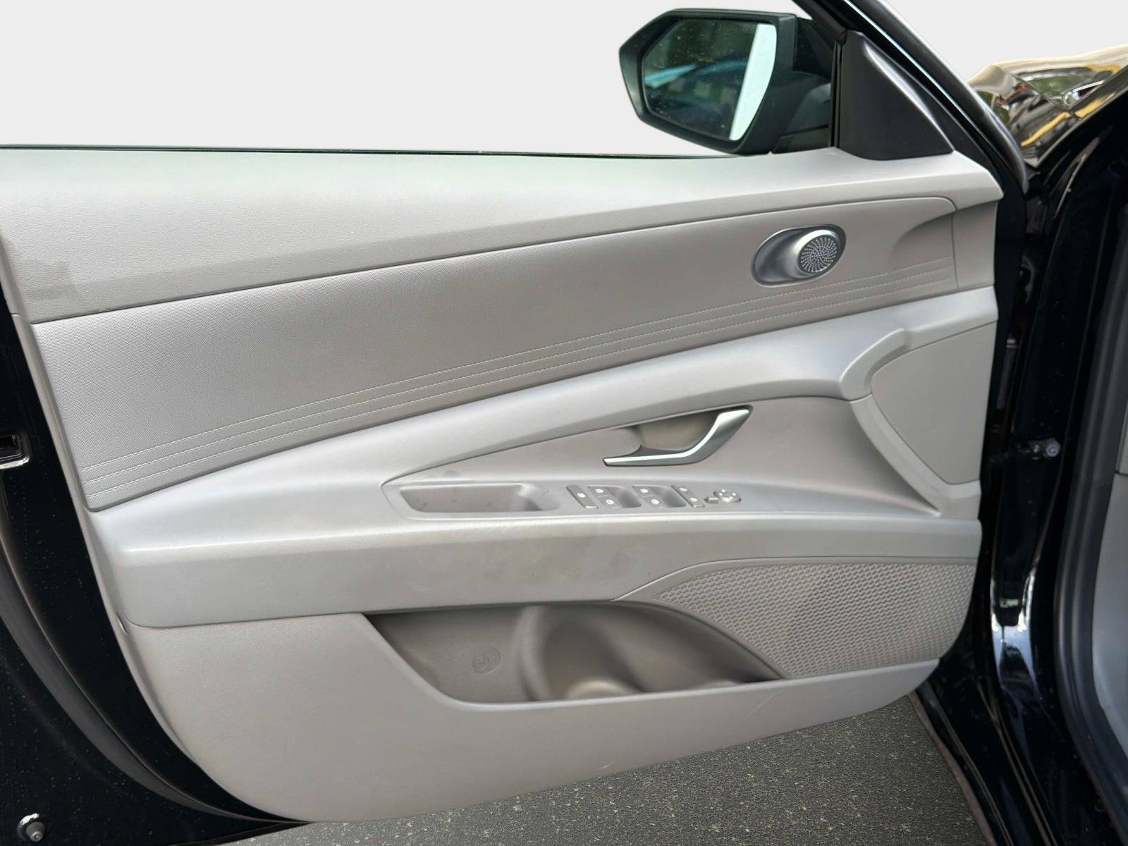 Used 2024 Hyundai Elantra SE FWD image 14