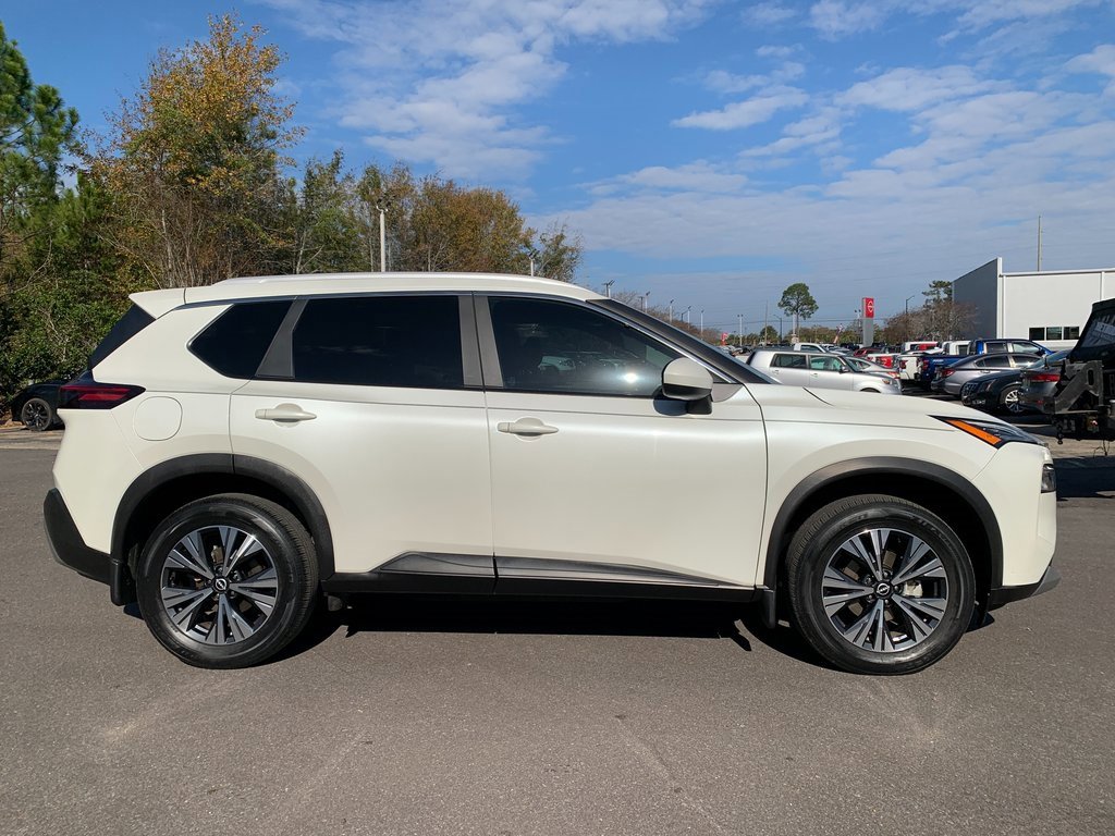 Used 2023 Nissan Rogue SV w/ SV Premium B Package image 2