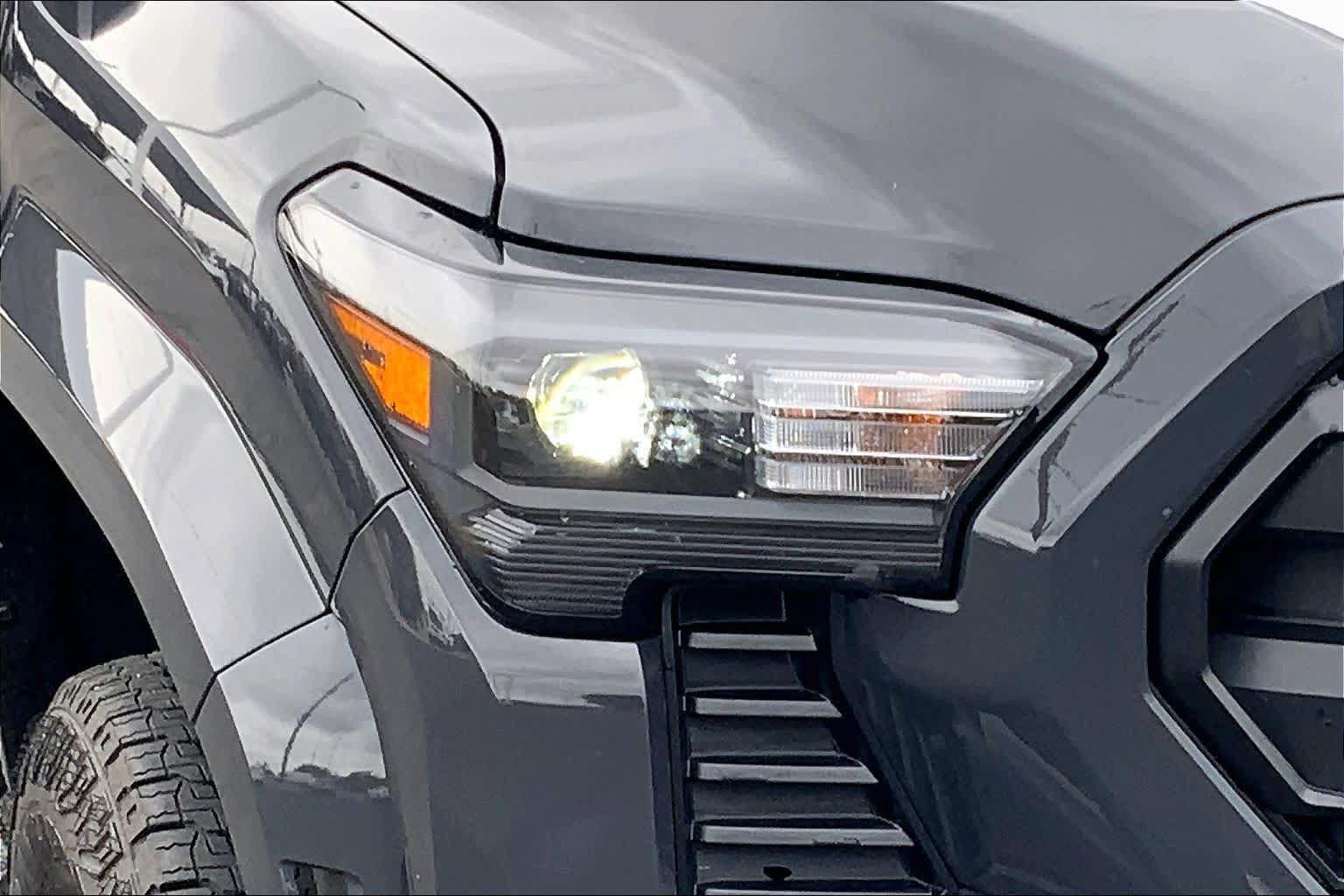 Used 2026 Toyota Tacoma SR5 AWD/4WD image 28