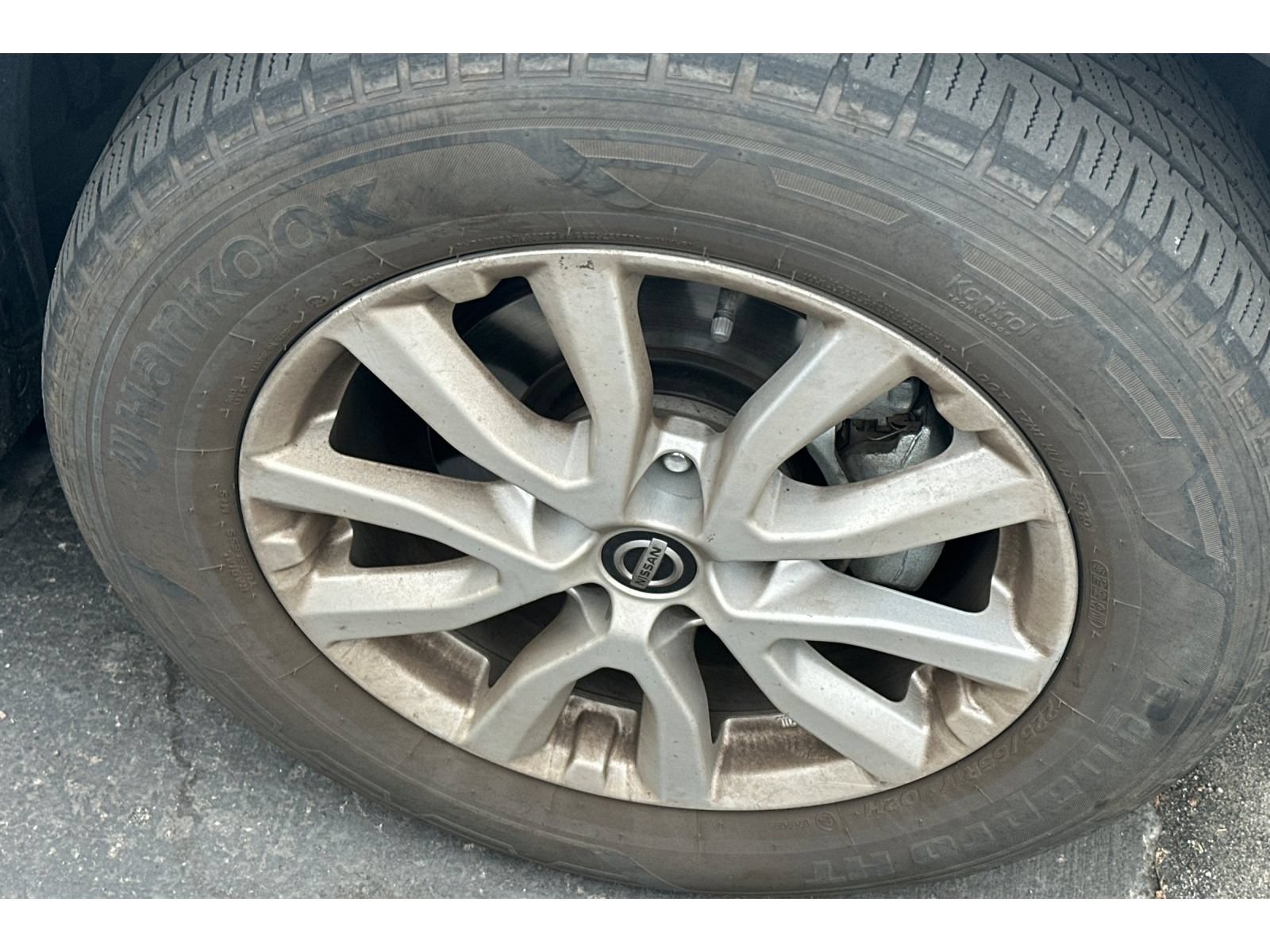 Used 2020 Nissan Rogue S w/ Special Edition Package AWD/4WD image 4