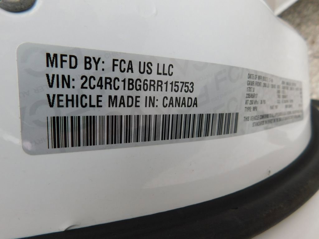 Used 2024 Chrysler Pacifica Touring-L image 8