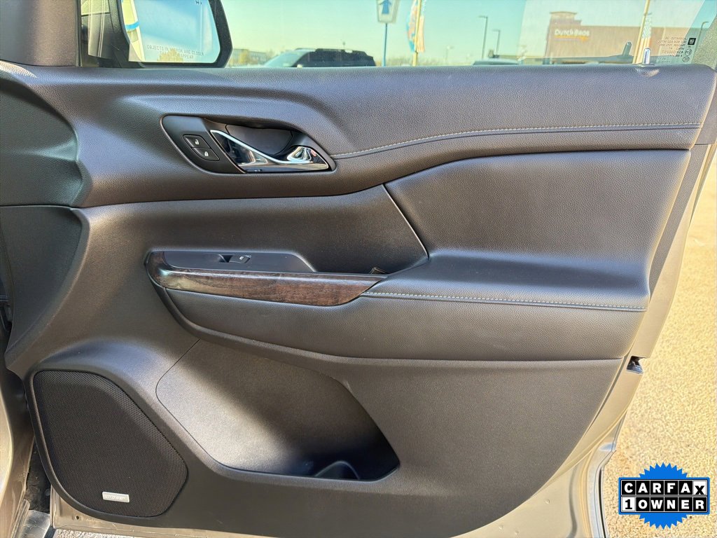 Used 2022 GMC Acadia Denali w/ Denali Ultimate Package image 17