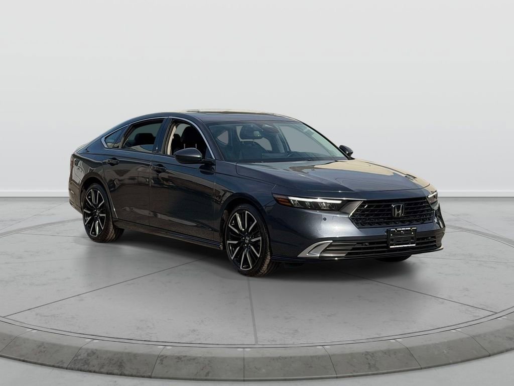 Used 2023 Honda Accord Touring image 1