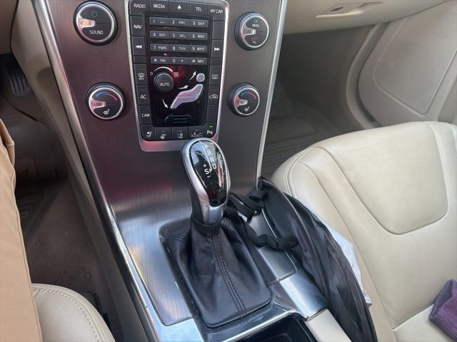 Used 2015 Volvo XC60 T6 Platinum w/ Protection Package image 9