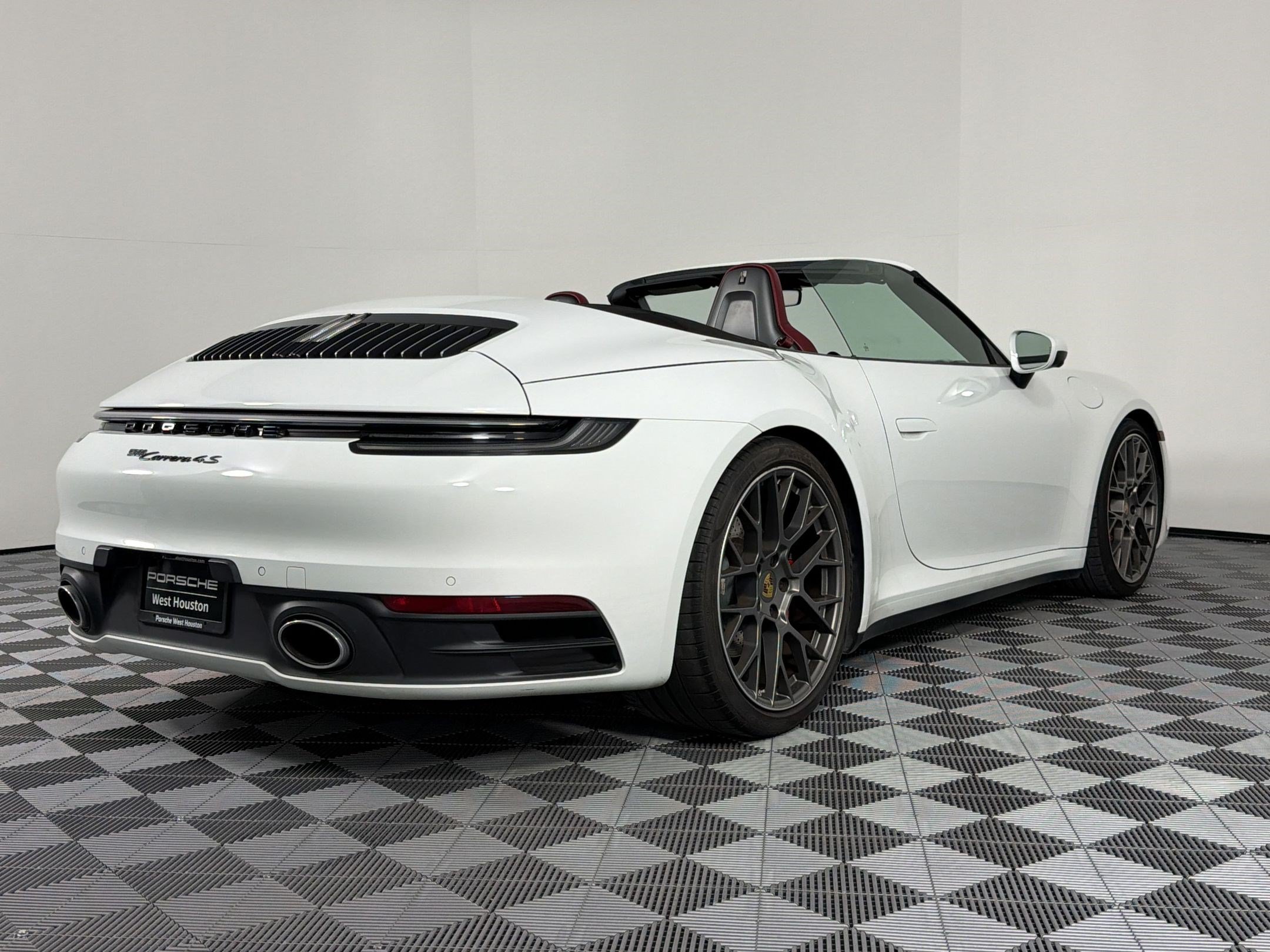 Certified 2022 Porsche 911 Carrera 4S AWD/4WD image 9