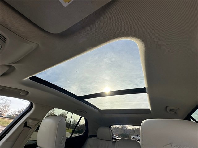 Used 2023 Buick Envision Avenir image 27