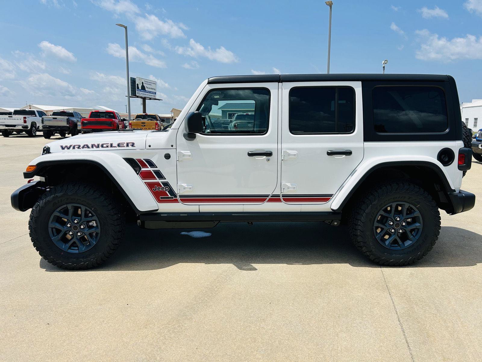 New 2026 Jeep Wrangler Unlimited Sport w/ Dual Top Group AWD/4WD image 34