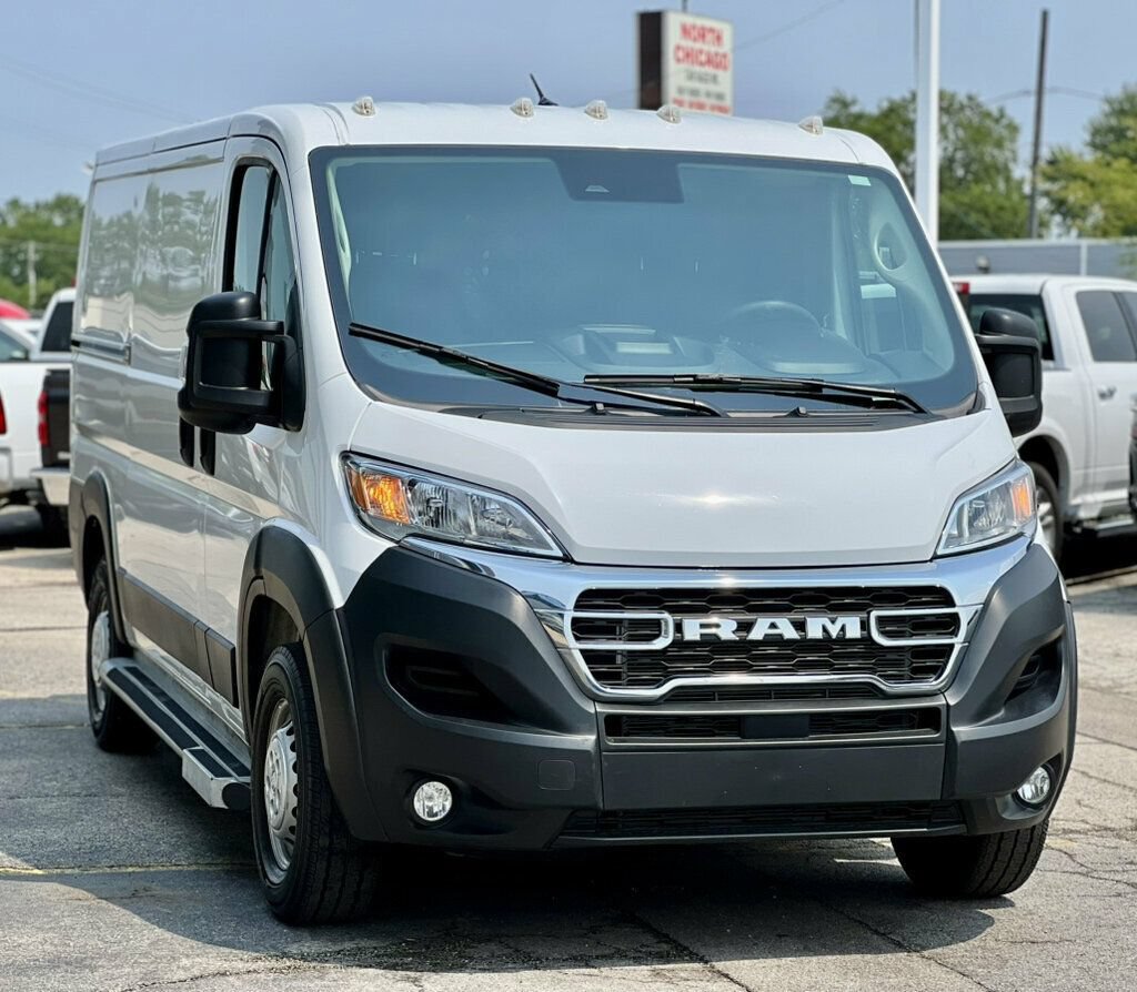 Used 2025 RAM ProMaster 2500 w/ U-Haul Equipment Group FWD image 32