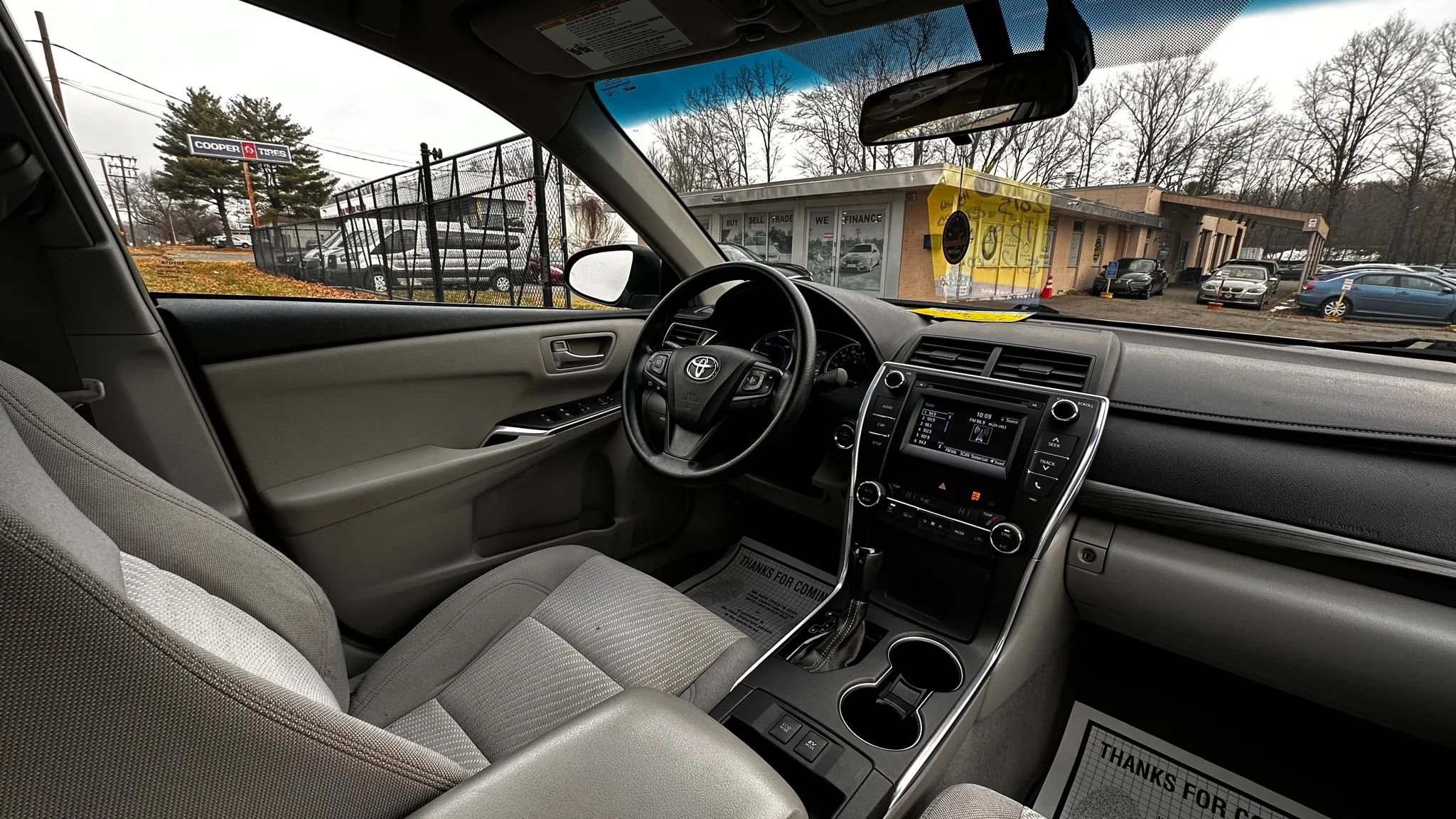 Used 2015 Toyota Camry LE image 24