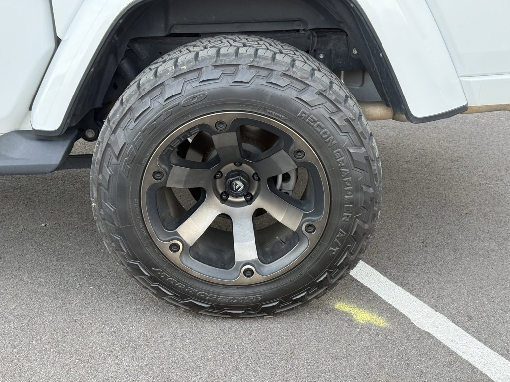 Used 2023 Jeep Gladiator Overland image 9