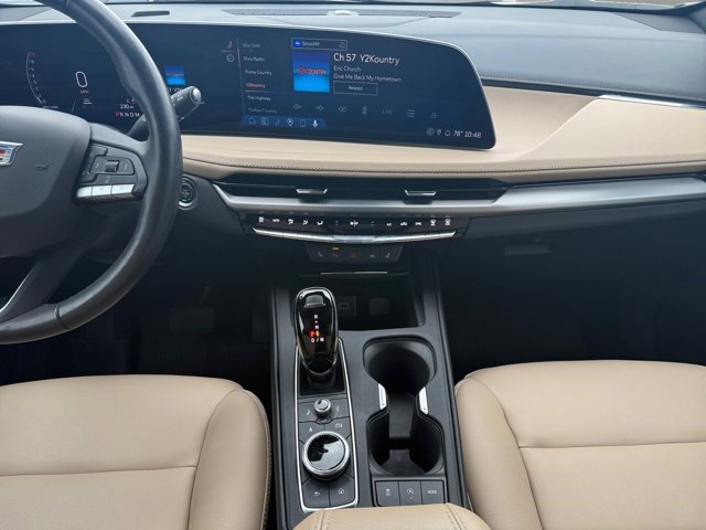 Certified 2024 Cadillac XT4 Luxury w/ Cold Weather Package image 3